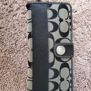 Coach signature print wallet